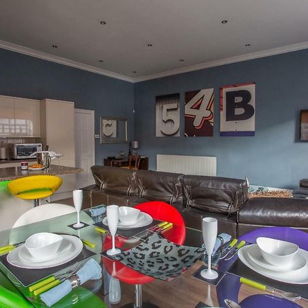 Most Central Luxury Apartment - Sleeps 4 & Free Parking! Честер Екстер'єр фото